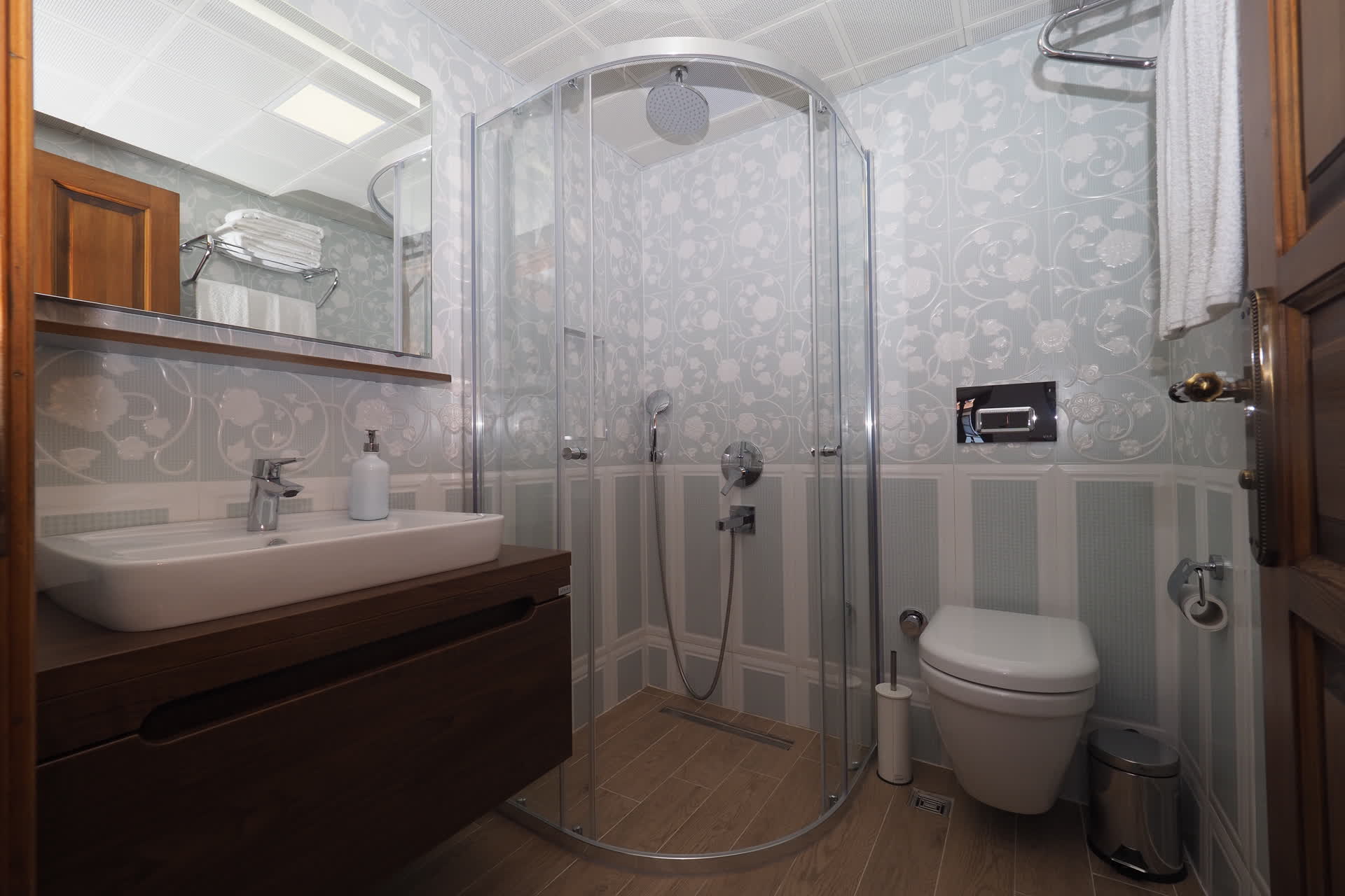 Matisse - bath - ArtApart Akyaka