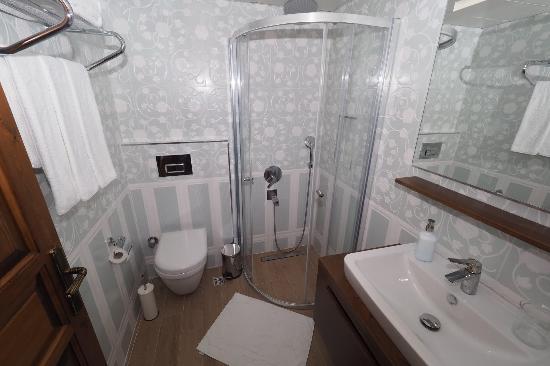 Picasso - bath - ArtApart Akyaka