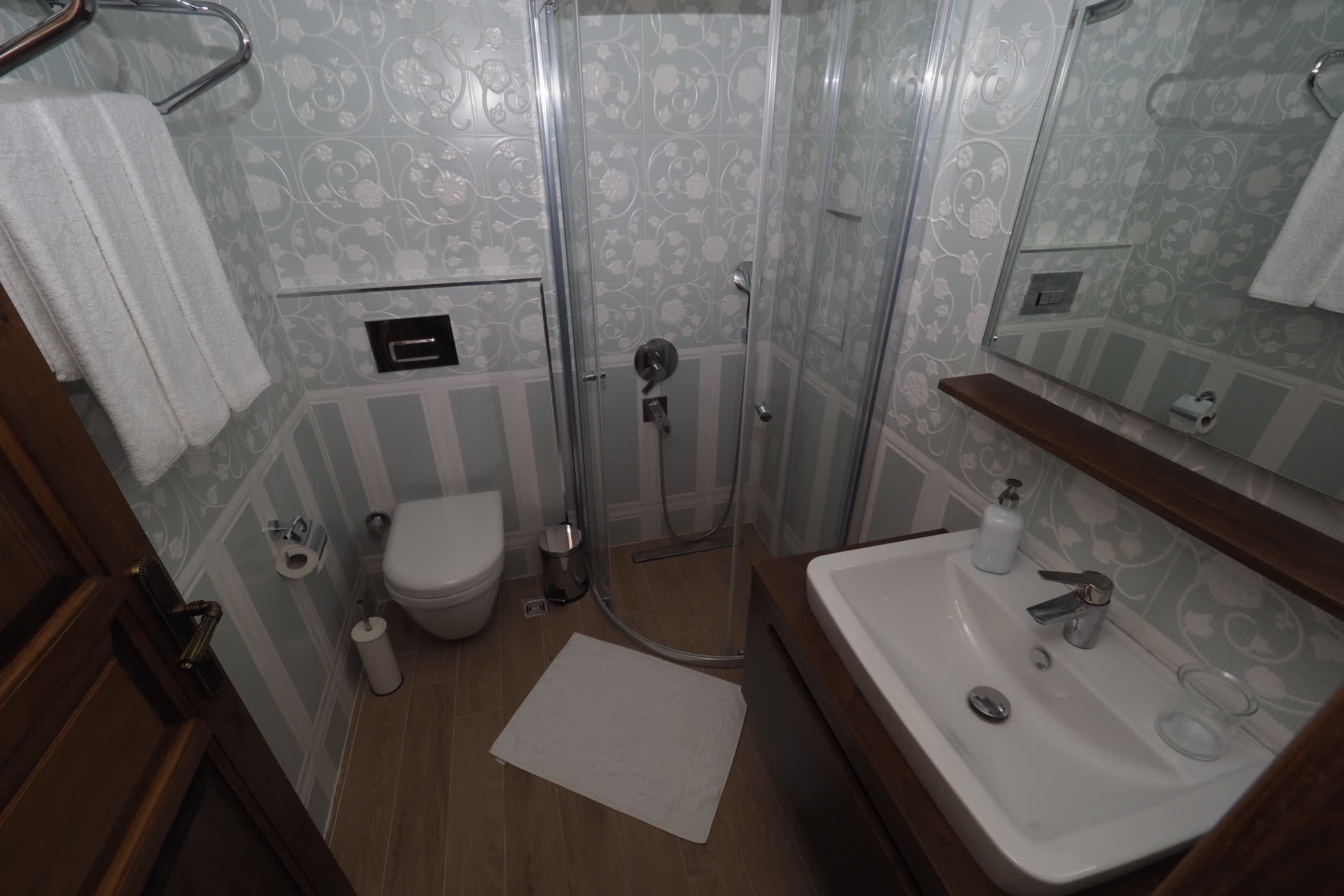 Picasso - bath - ArtApart Akyaka