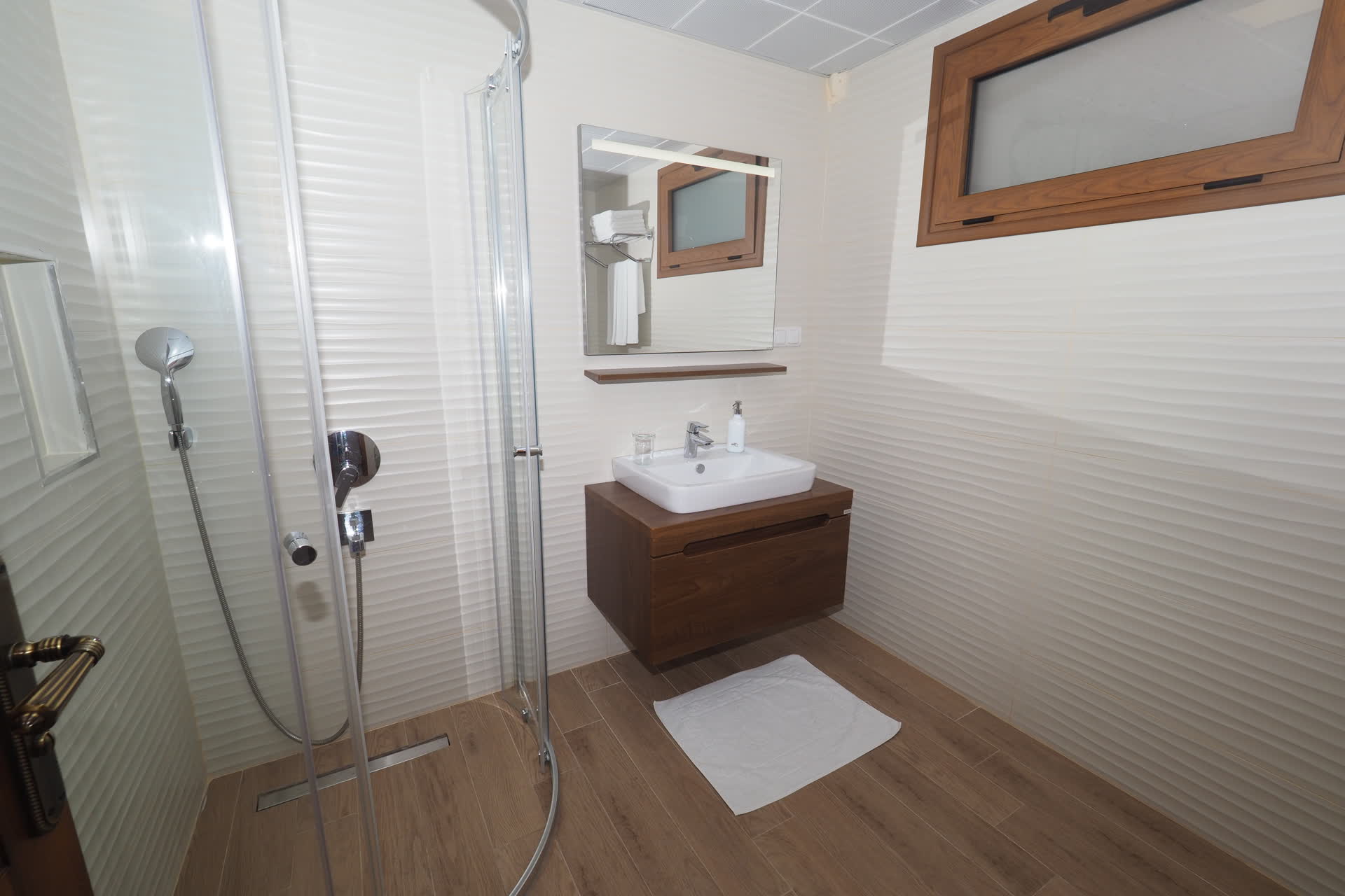 Dino - bath - ArtApart Akyaka