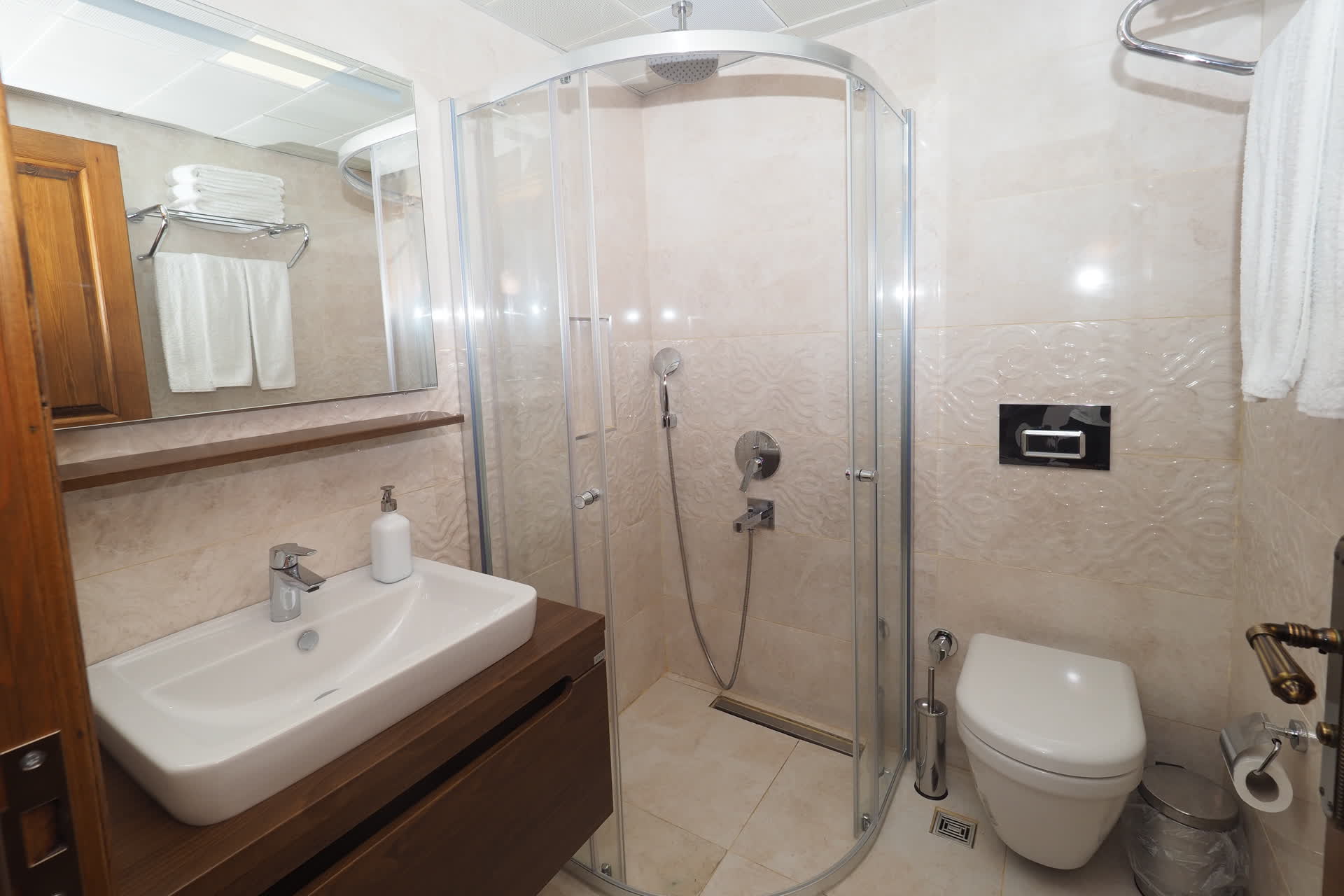 Mualla - bath - ArtApart Akyaka